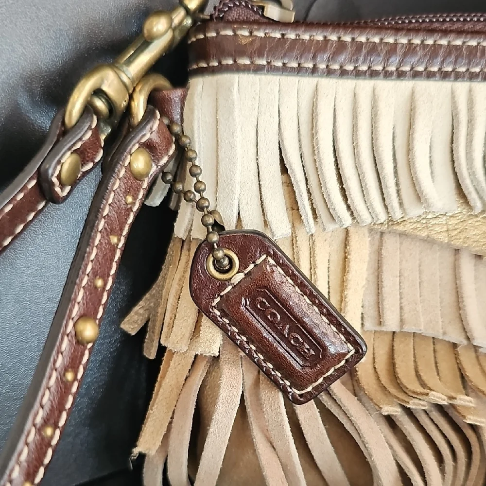 Coach Vintage 9155 Suede Fringe Wristlet Like New - Picture 4 of 11